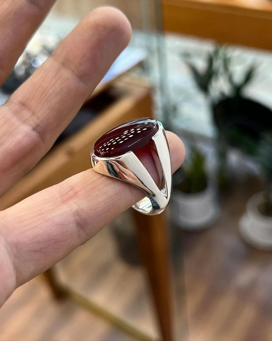 Red Yemeni Aqeeq Ring for Men: Handmade 925 Sterling Silver - Image 8