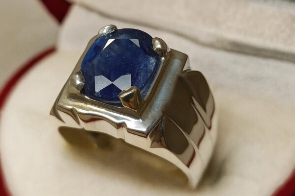 Men's Royal Blue Sapphire Ring: Handmade 925 Sterling Silver Statement Ring - Image 4