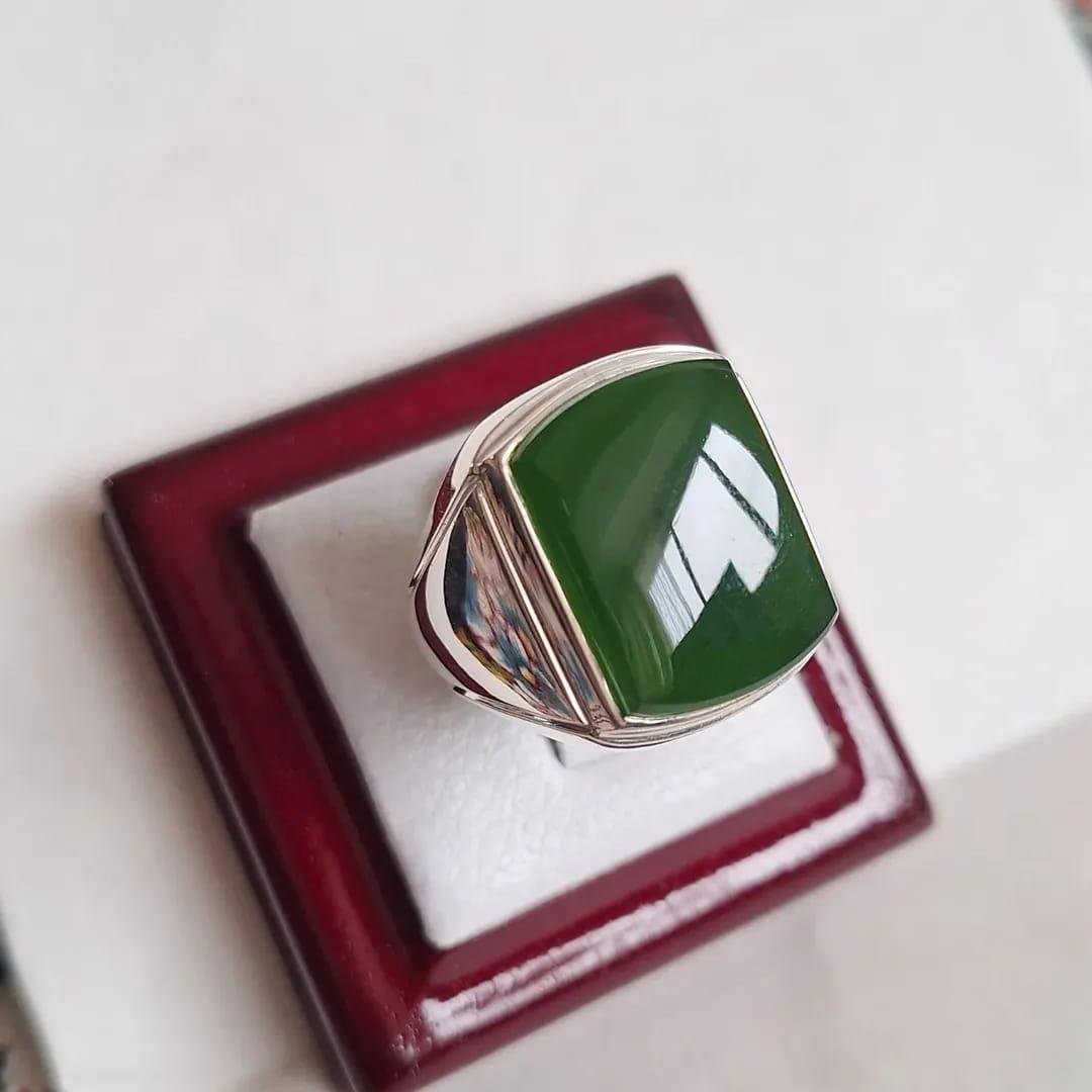 Handmade Green Yemeni Aqeeq Ring: Sterling Silver Islamic Jewelry - Image 2