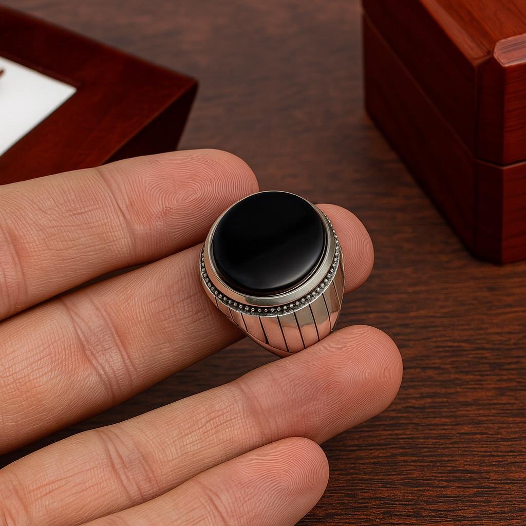 Handmade Black Yemeni Aqeeq Ring: Sterling Silver Islamic Agate - Image 3