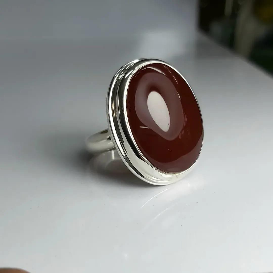 Handmade Dark Red Agate Sterling Silver Ring: Yemeni Aqeeq Jewelry - Image 2