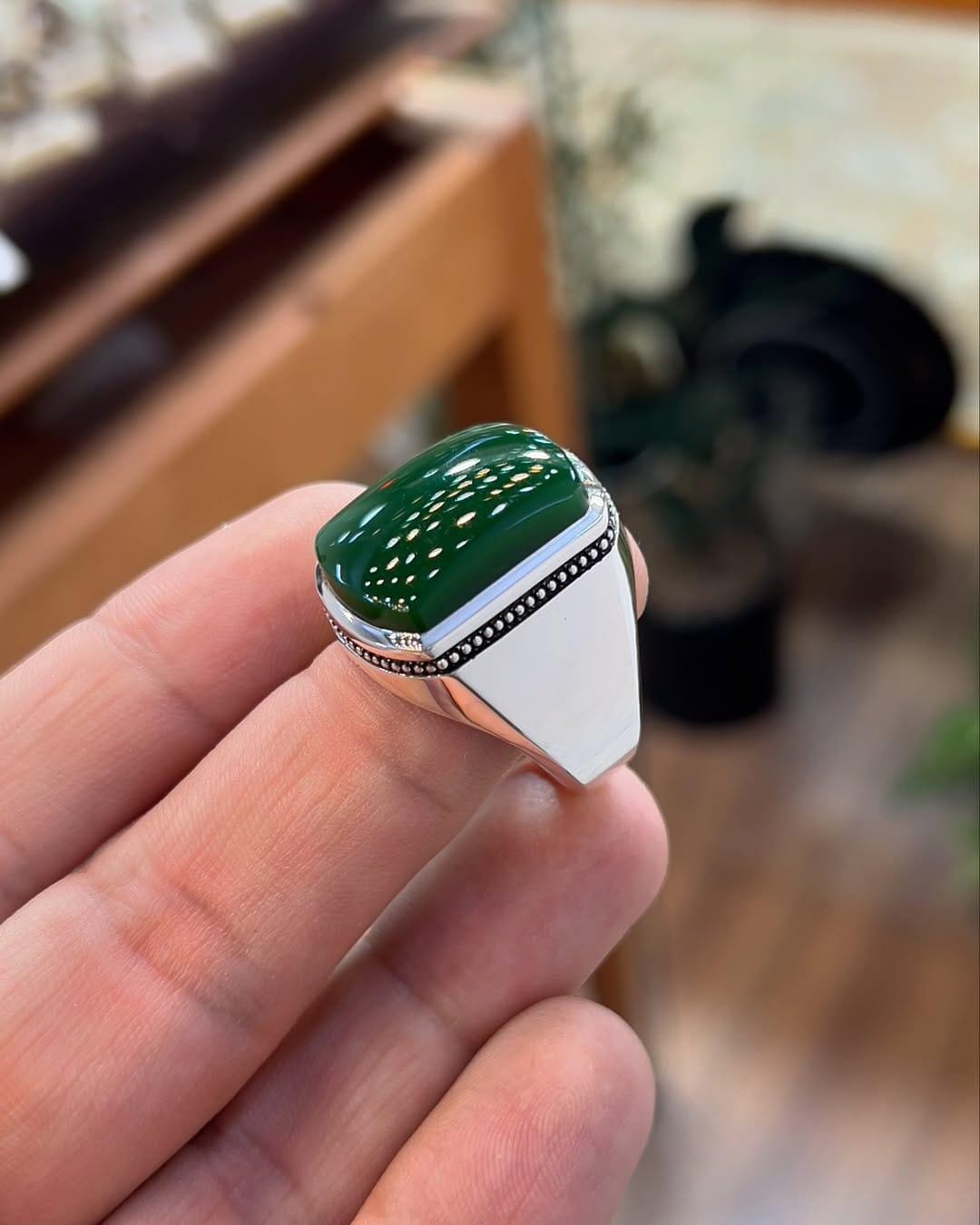 Green Agate Sterling Silver Ring: Handmade Yemeni Aqeeq Statement - Image 3