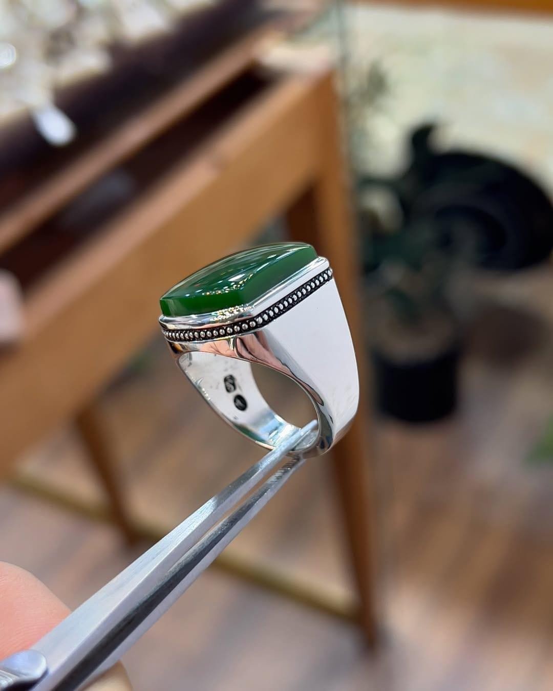 Green Agate Sterling Silver Ring: Handmade Yemeni Aqeeq Statement - Image 2