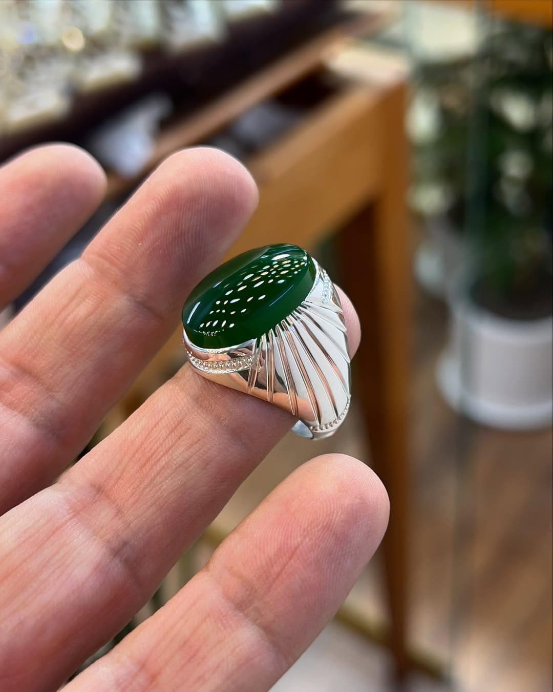 Green Agate Ring: Sterling Silver Band - Handmade Sabz Aqeeq - Image 2