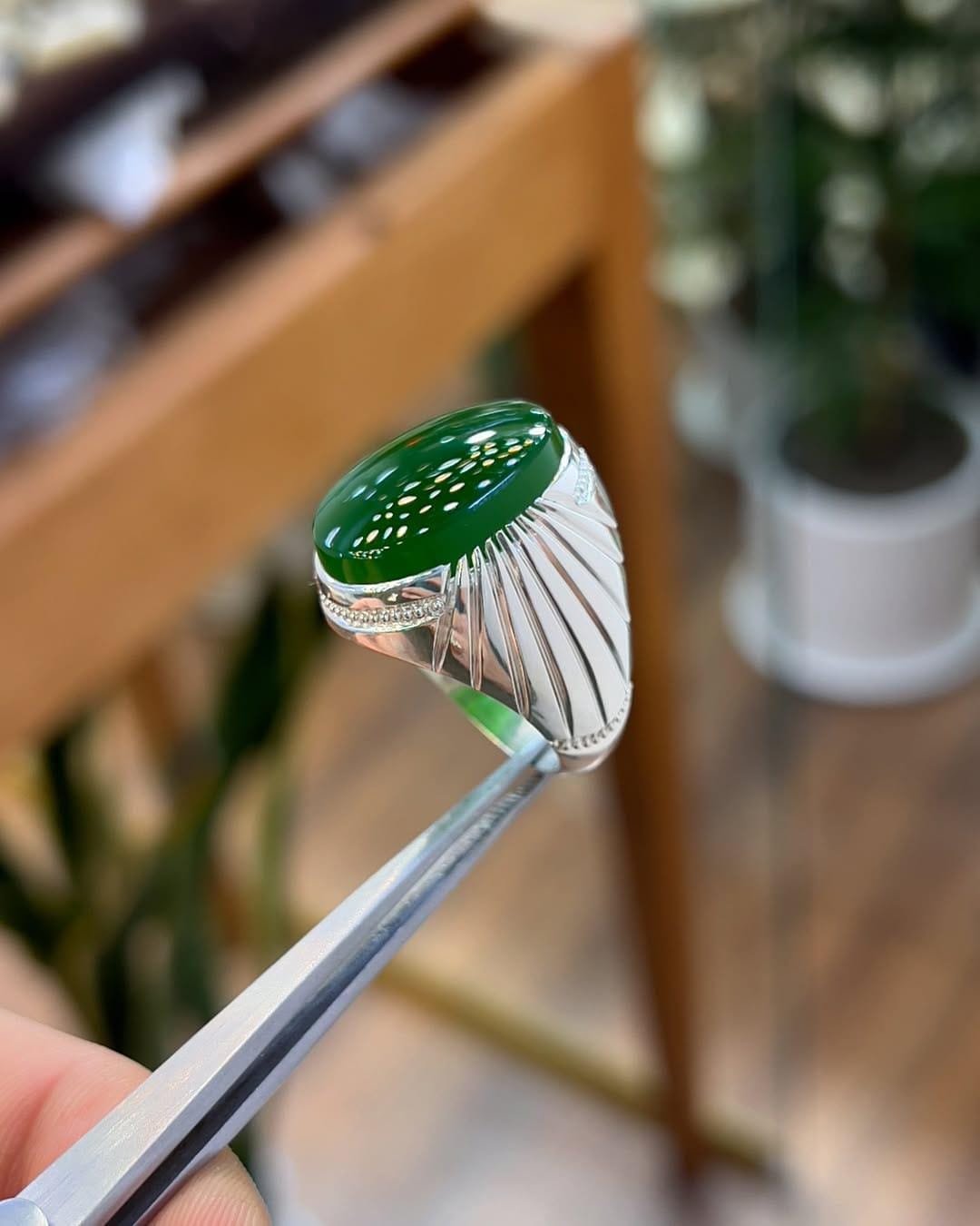 Green Agate Ring: Sterling Silver Band - Handmade Sabz Aqeeq