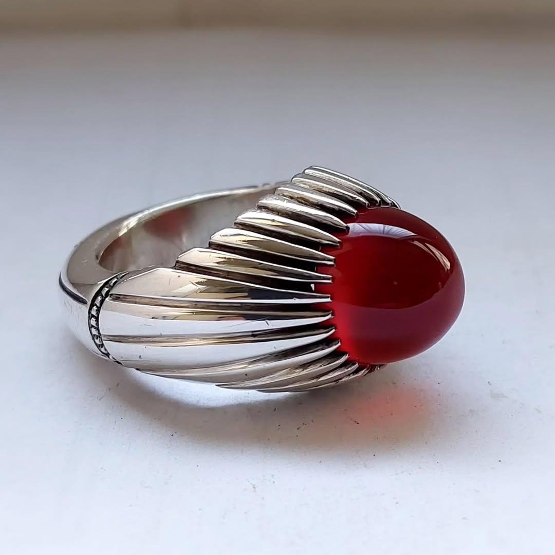 Red Agate Silver Ring: Handmade Unisex Statement Jewelry - Image 3