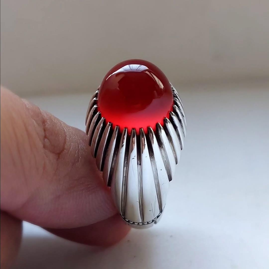 Red Agate Silver Ring: Handmade Unisex Statement Jewelry - Image 9
