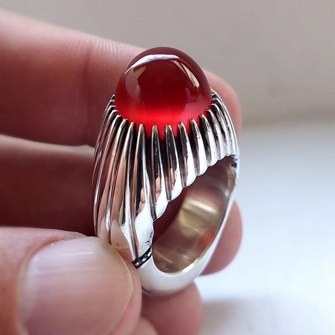 Red Agate Silver Ring: Handmade Unisex Statement Jewelry - Image 6