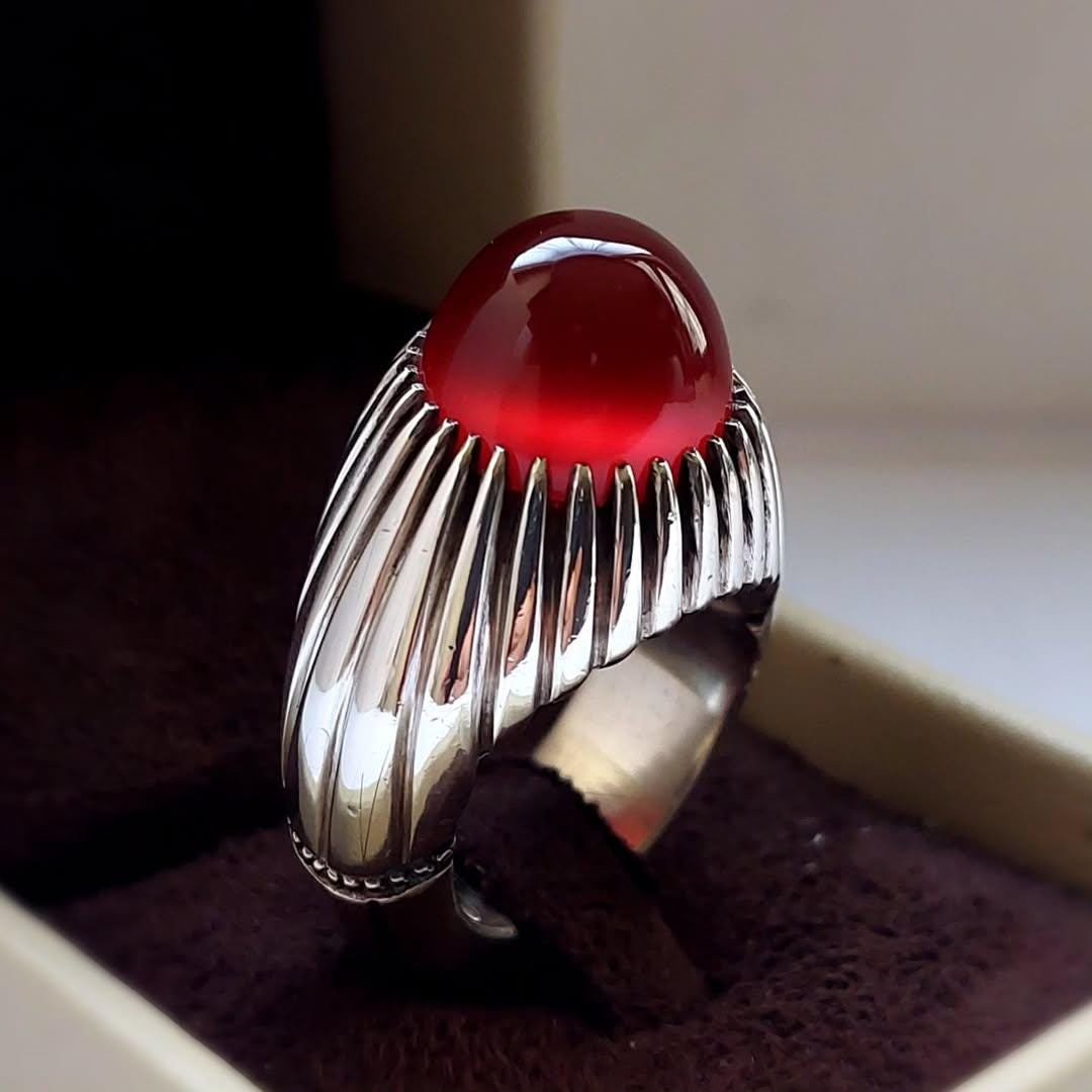 Red Agate Silver Ring: Handmade Unisex Statement Jewelry - Image 7