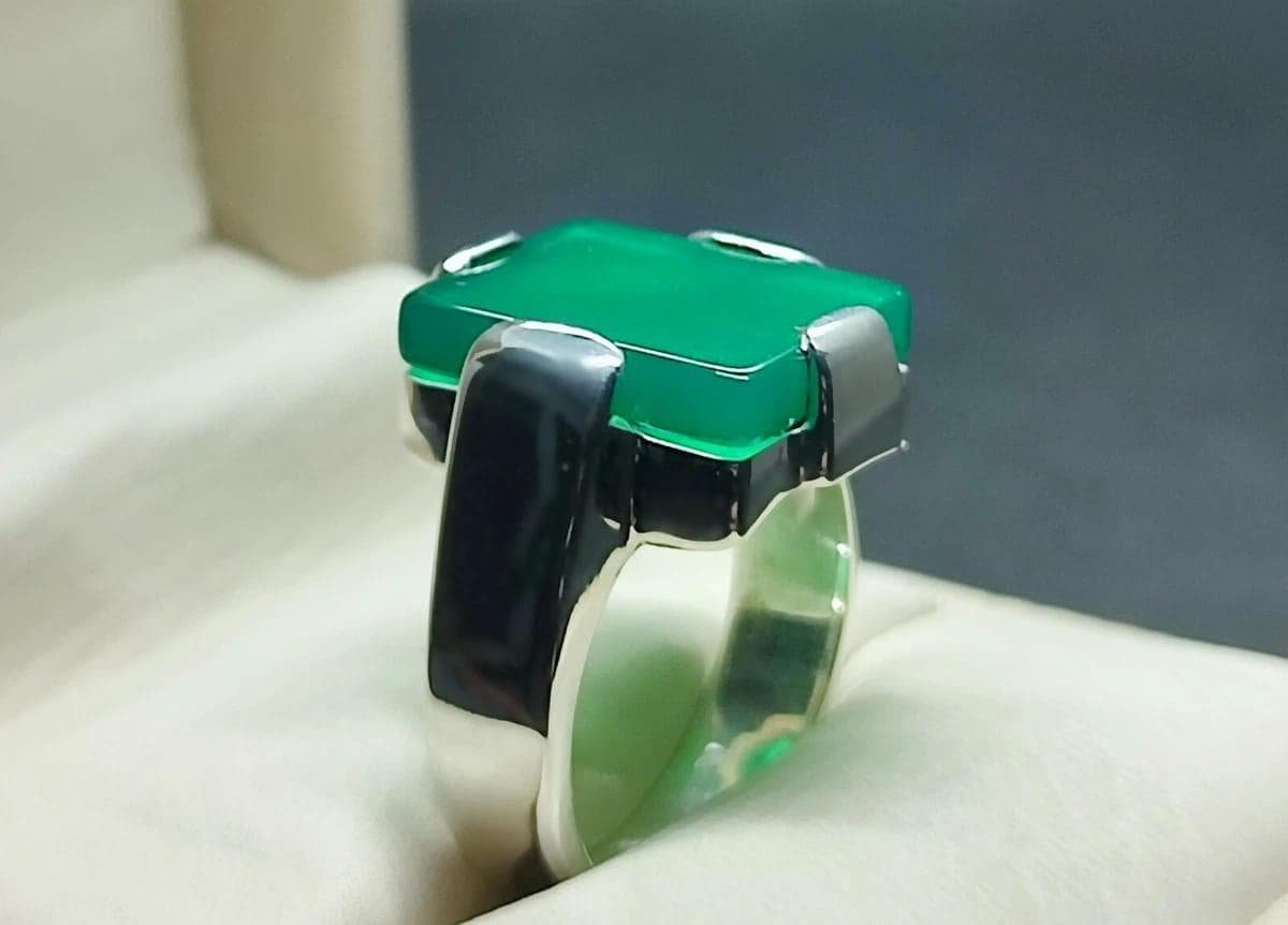 Handmade Green Agate Ring: 925 Sterling Silver Islamic Jewelry - Image 2