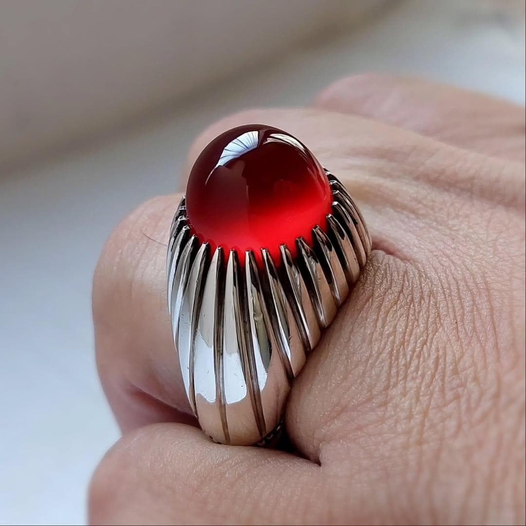 Red Agate Silver Ring: Handmade Unisex Statement Jewelry - Image 5
