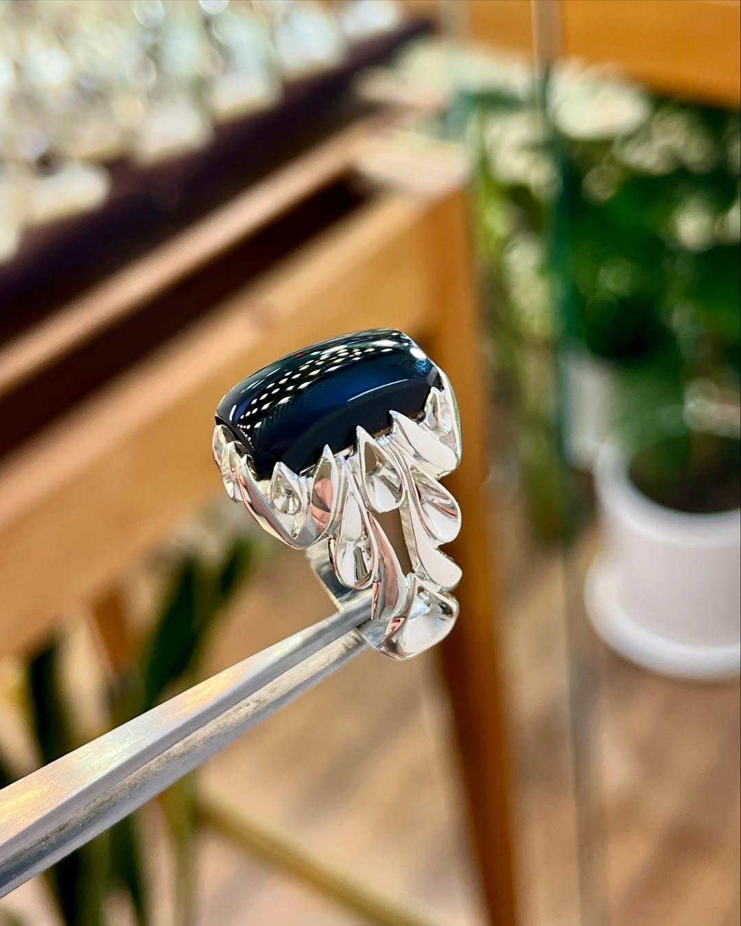 Handmade Black Agate Aqeeq Ring: Sterling Silver Islamic Jewelry - Image 2