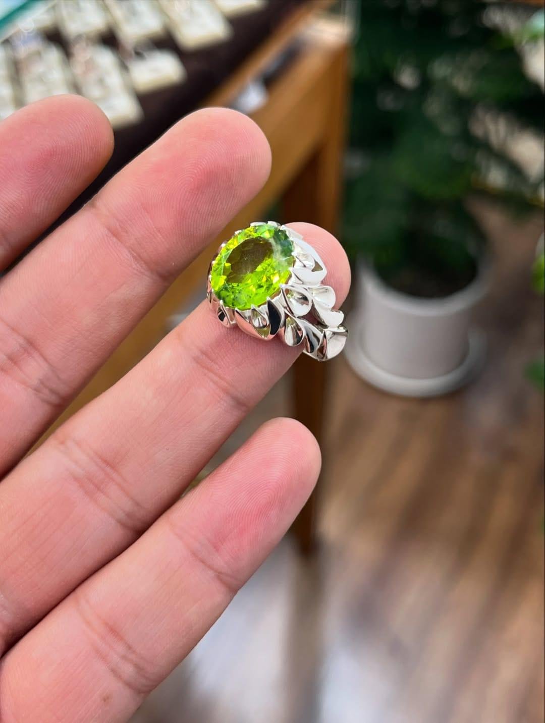 Handmade Sterling Silver Green Peridot Ring: August Birthstone - Image 3