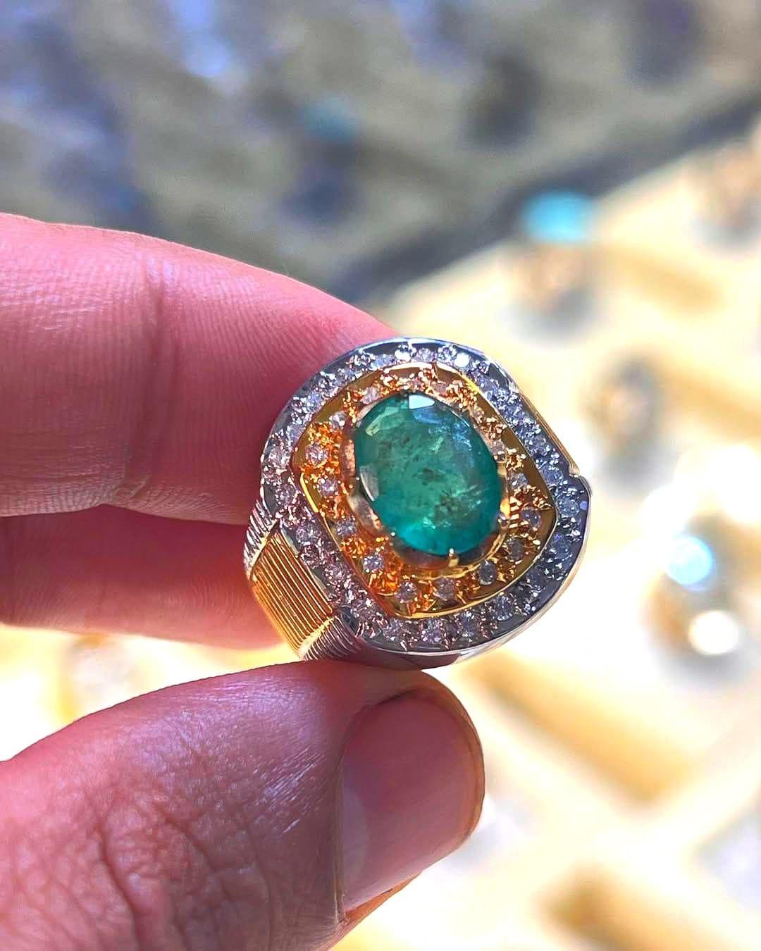 Handmade Colombian Emerald Ring, Green Oval Stone, Sterling Silver - Image 2