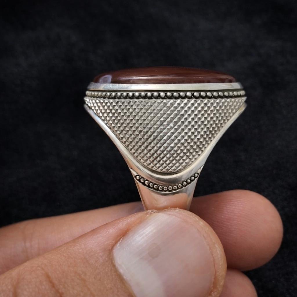 Red Maroon Aqeeq Statement Signet for Men Handmade Silver Design - Image 3