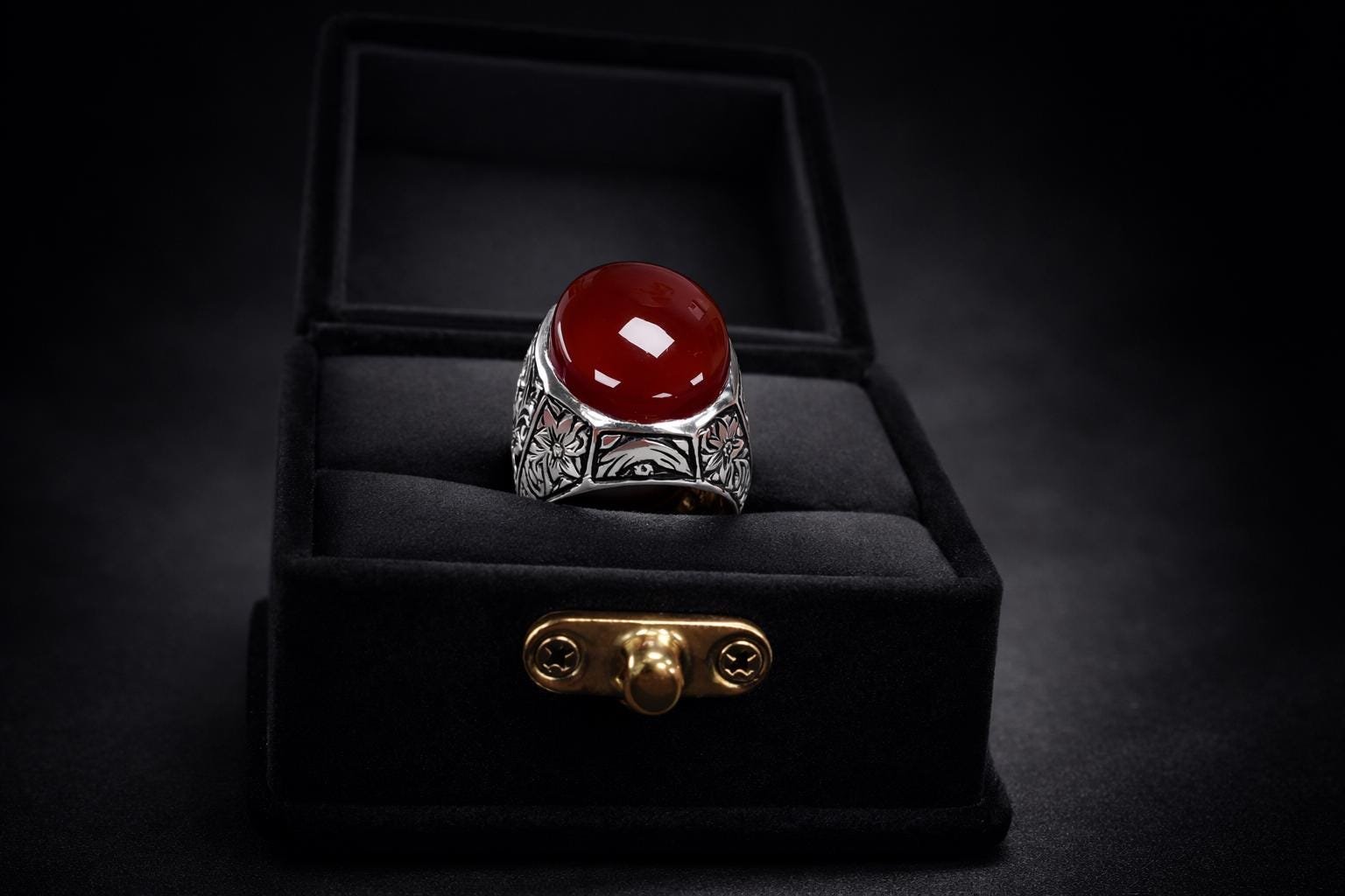 Men's Yemeni Agate Ring: Red Agate Sterling Silver 925 Handmade Band - Image 3