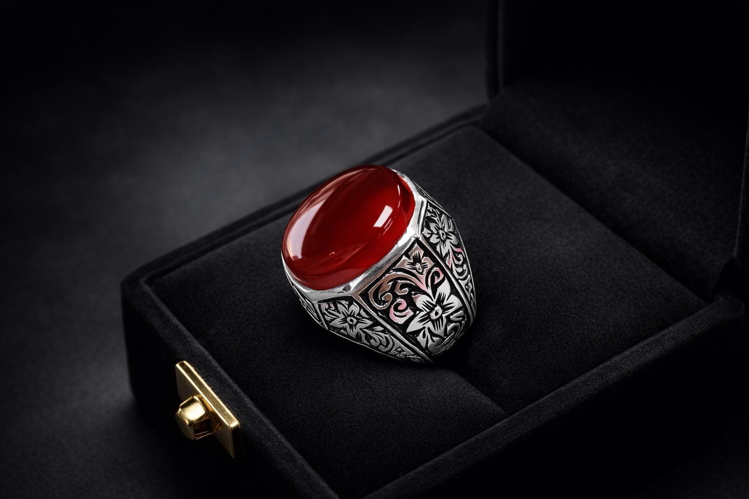 Men's Yemeni Agate Ring: Red Agate Sterling Silver 925 Handmade Band - Image 2