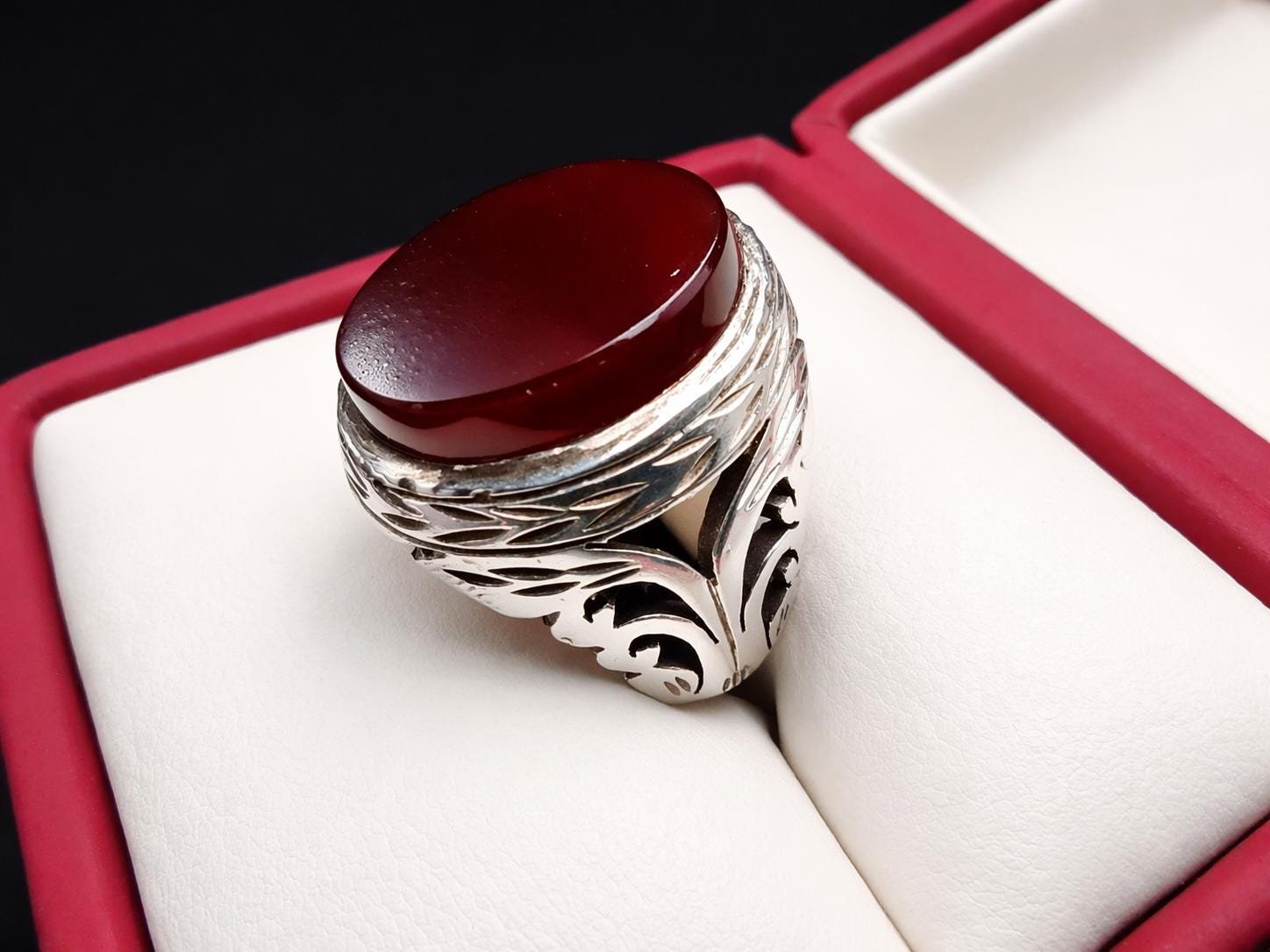 Red Agate Aqeeq Men's Signet Ring: Handmade Silver Engraved Oval Statement - Image 4