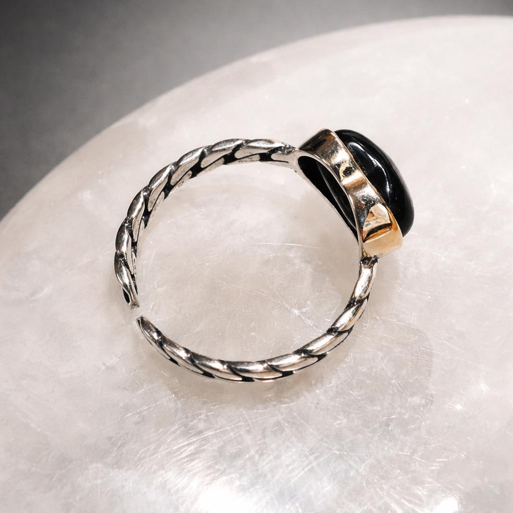 Heart Black Agate Silver Ring – Twisted Band, Minimalist Style - Image 4