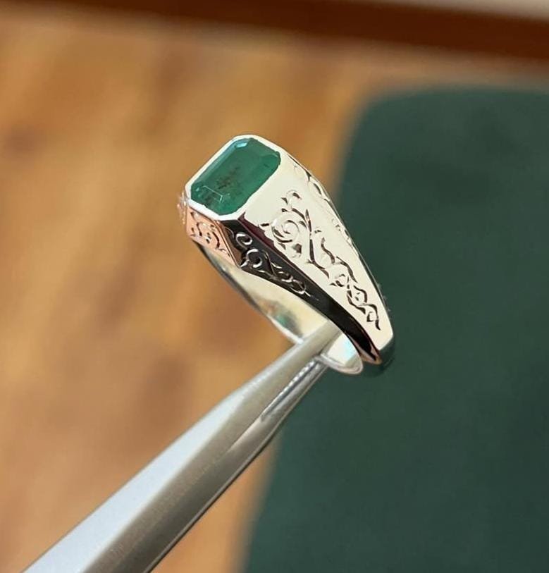 Natural Green Emerald Signet Silver Handmade Engraved Mens Statement Gift Vintage