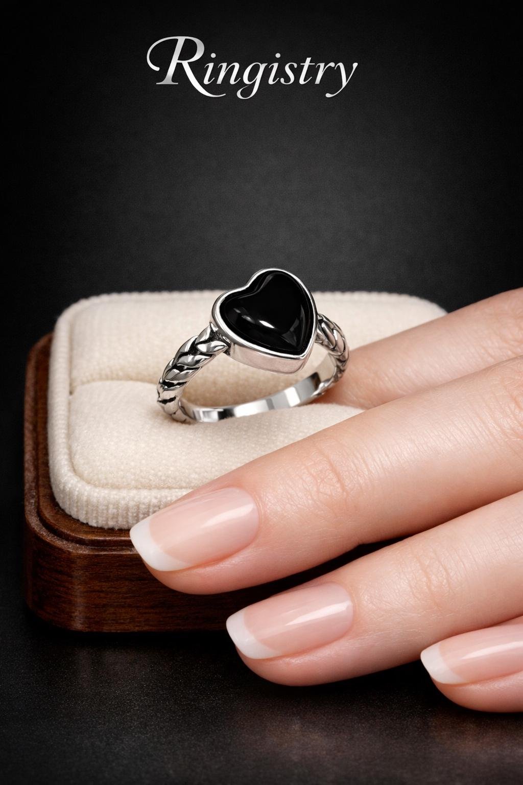 Heart Black Agate Silver Ring – Twisted Band, Minimalist Style - Image 3