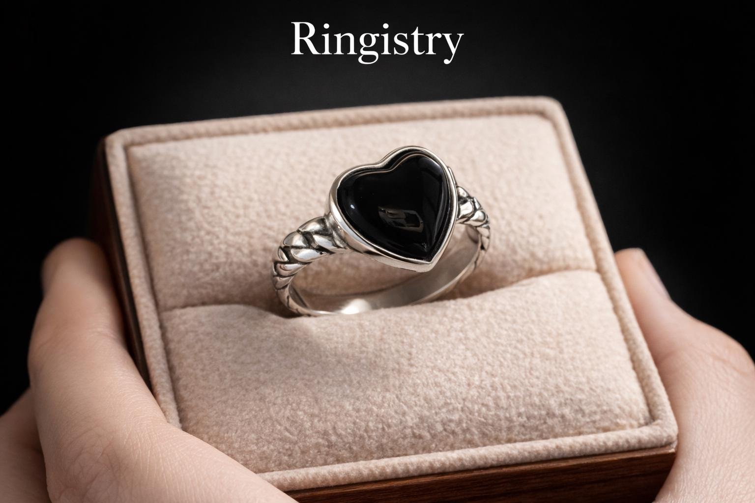 Heart Black Agate Silver Ring – Twisted Band, Minimalist Style